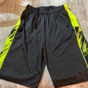 Boys Nike shorts- size M